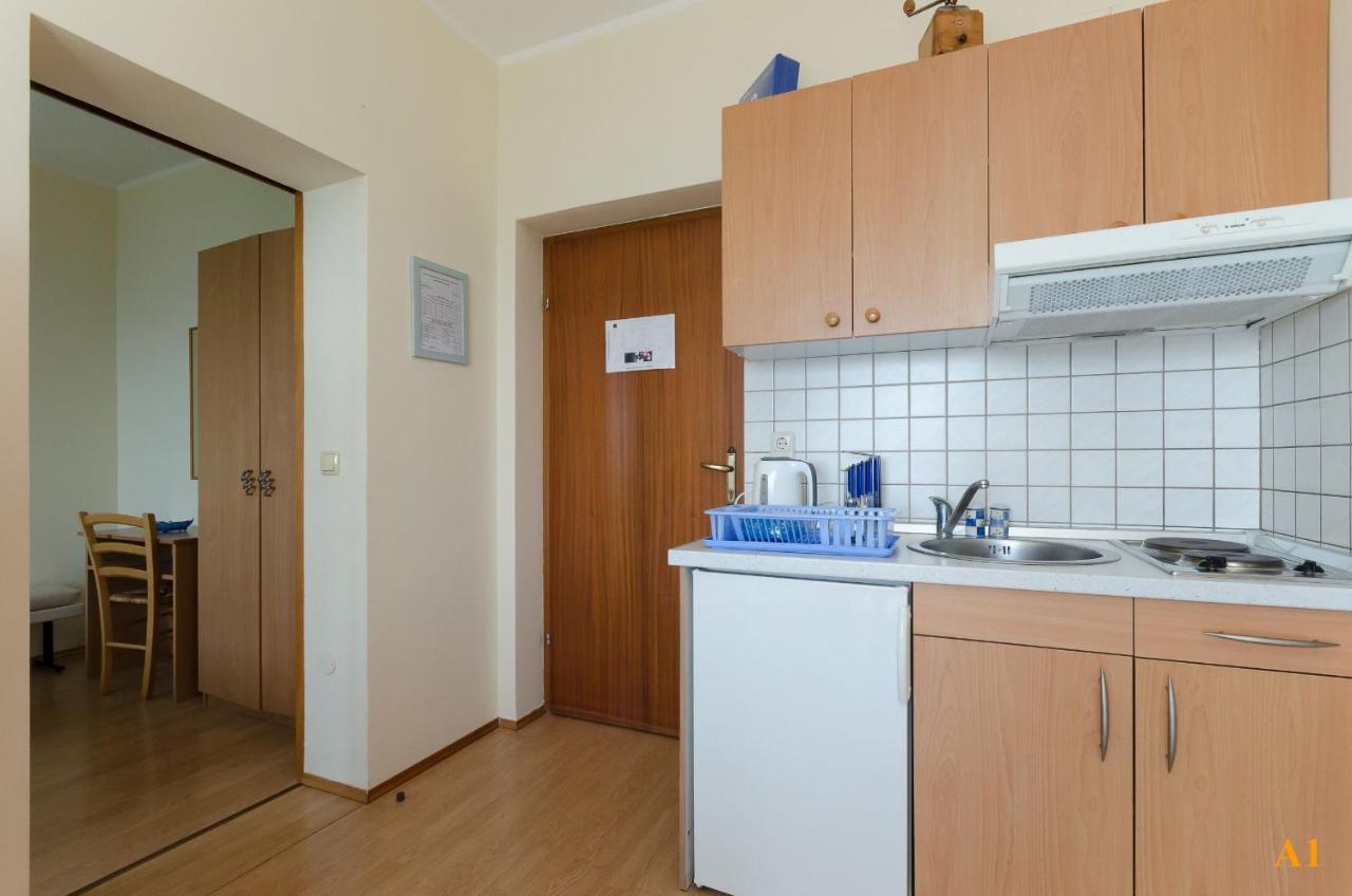 Apartments And Room Drazen ノヴィ・ヴィノドロスキー エクステリア 写真